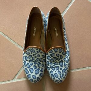 Slip on tapestry shoes light blue navy and cream cheetah print